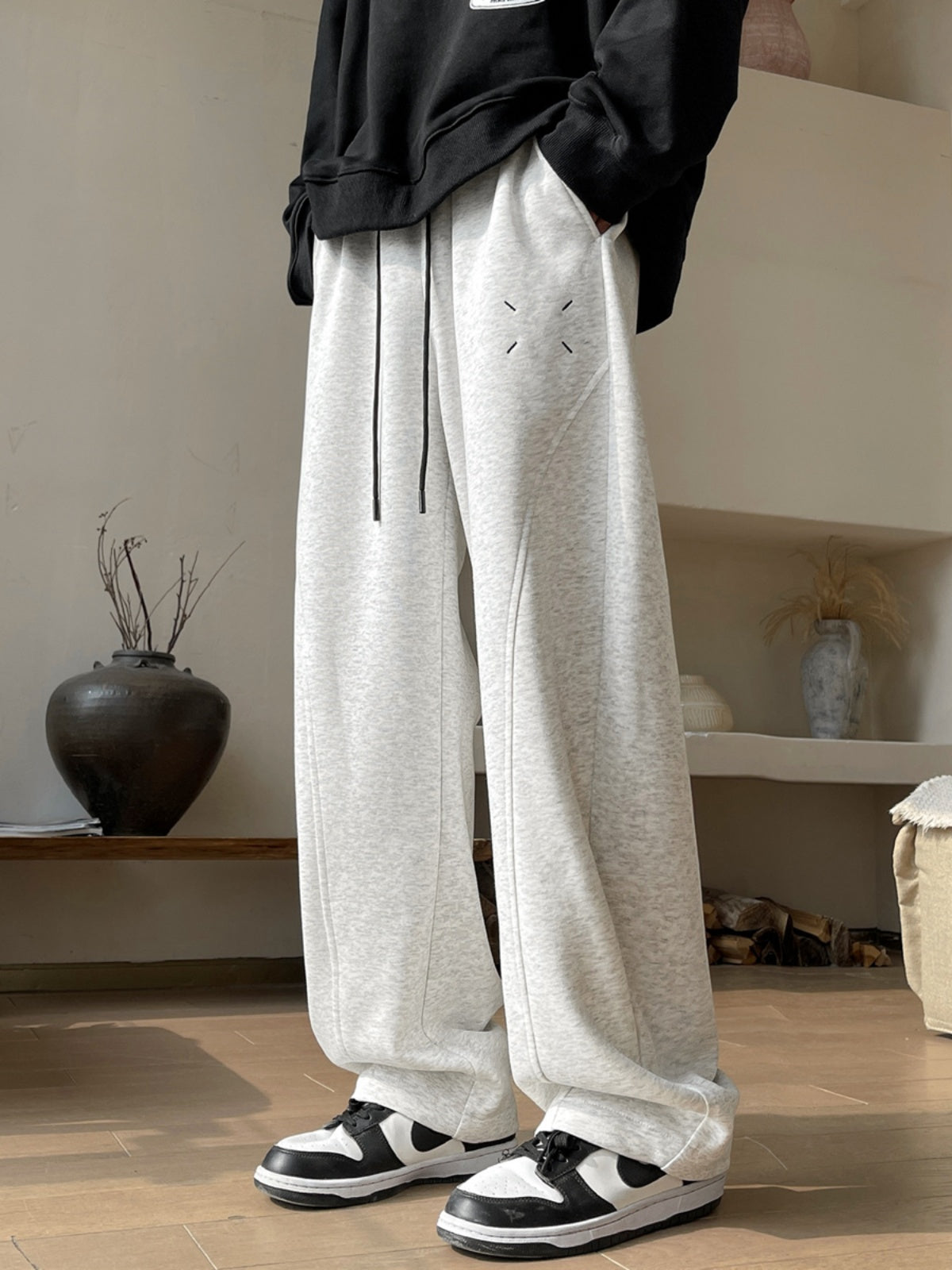 Embroidery Scimitar Sweatpants